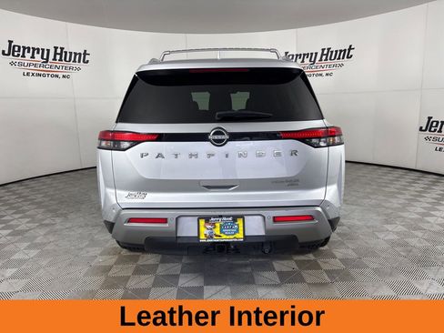 Used 2023 Nissan Pathfinder Platinum image 6