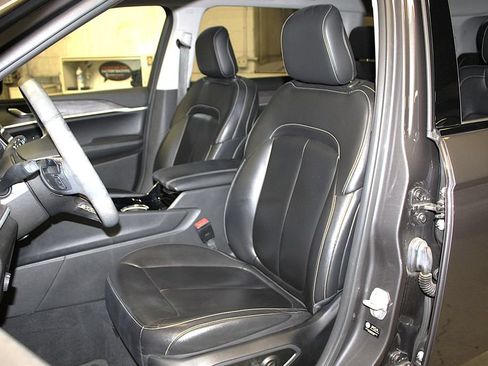 Certified 2023 Jeep Grand Cherokee L Limited AWD/4WD image 26