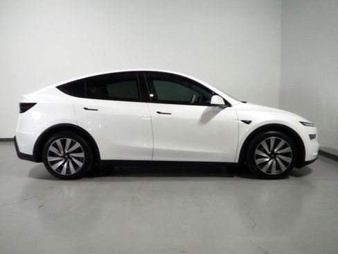 Used 2026 Tesla Model Y Long Range AWD/4WD image 6