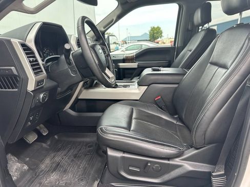 Used 2019 Ford F150 Lariat w/ Equipment Group 502A Luxury AWD/4WD image 14