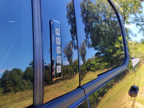 Used 2022 Ford F250 Lariat w/ Lariat Ultimate Package image 18