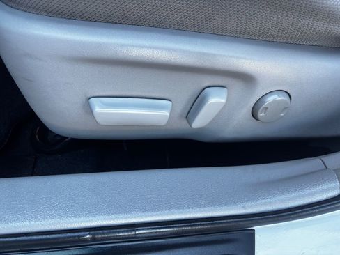 Used 2014 Toyota Camry LE image 31