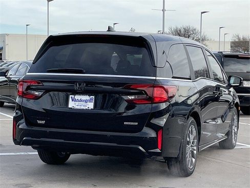 New 2026 Honda Odyssey Touring image 4