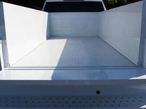 New 2025 GMC Sierra 2500 Pro w/ Convenience Package image 6