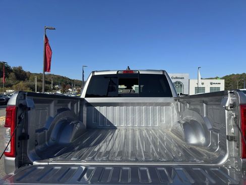 Used 2023 RAM 1500 Big Horn image 9