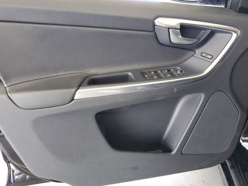 Used 2016 Volvo XC60 T5 Premier w/ Proximity Package FWD image 20