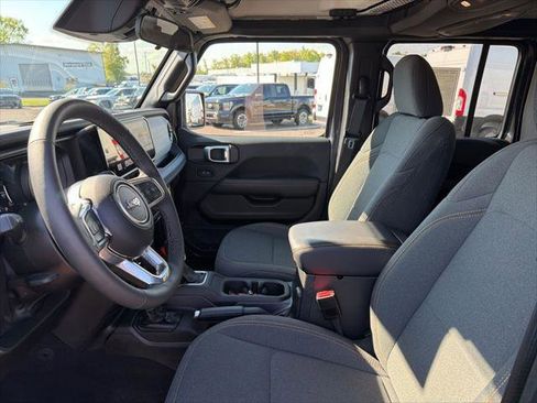 Certified 2025 Jeep Wrangler Unlimited Sahara AWD/4WD image 7