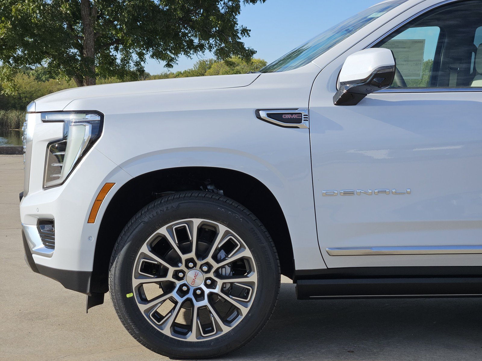 New 2027 GMC Yukon Denali w/ Denali Reserve Package AWD/4WD image 6