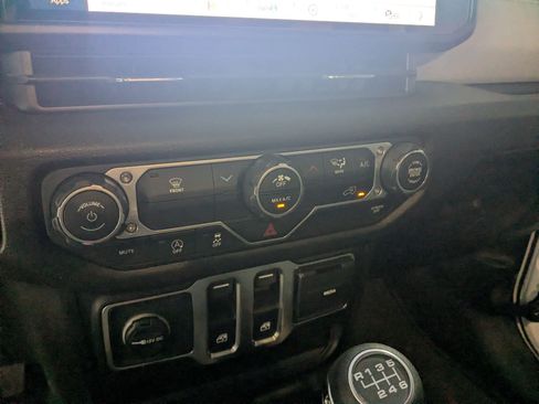 Certified 2026 Jeep Wrangler Sport AWD/4WD image 16