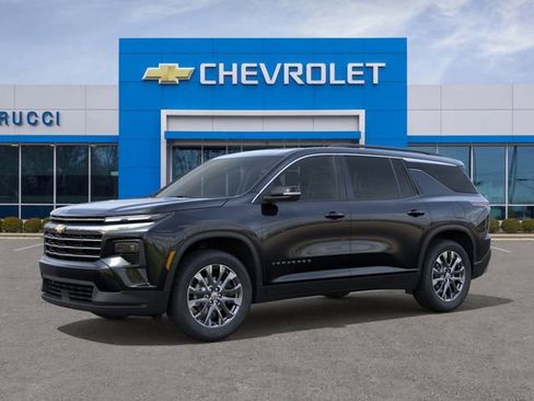 New 2026 Chevrolet Traverse LT w/ Sun and Wheel Package image 2