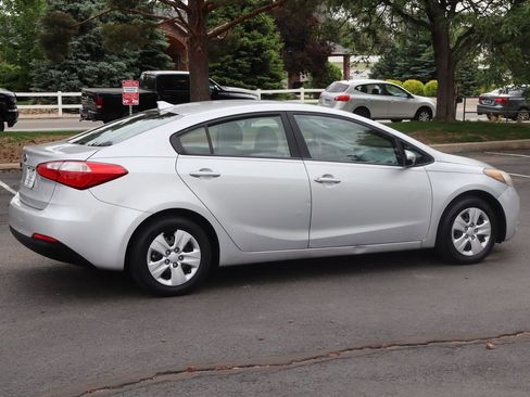 Used 2016 Kia Forte LX FWD image 4