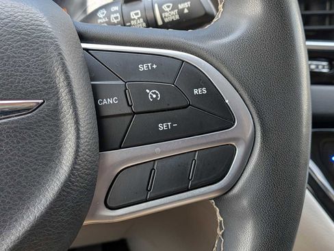Used 2022 Chrysler Voyager LX FWD image 24