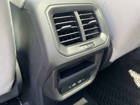 New 2026 Volkswagen Taos SE FWD image 24