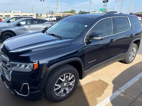 Used 2021 GMC Acadia SLT w/ Technology Package AWD/4WD image 2