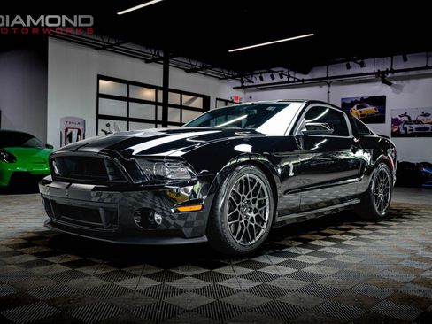 Used 2013 Ford Mustang Shelby GT500 RWD image 9