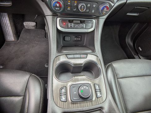 Used 2023 GMC Acadia SLT AWD/4WD image 24