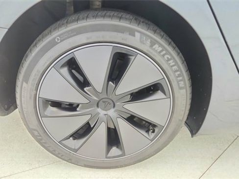 Used 2025 Tesla Model 3 Long Range image 57
