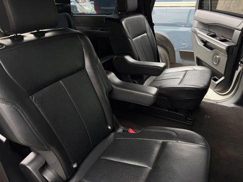 Used 2020 Ford Expedition XLT w/ Equipment Group 202A RWD image 28