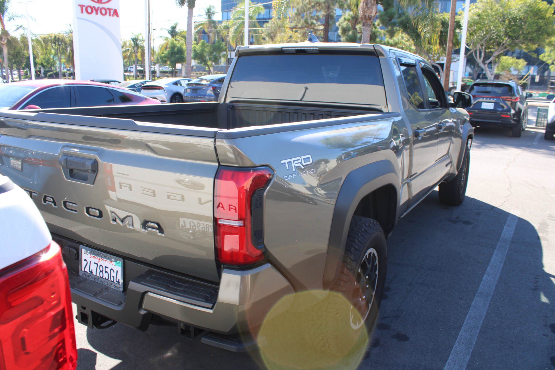 Used 2025 Toyota Tacoma TRD Off-Road AWD/4WD image 7