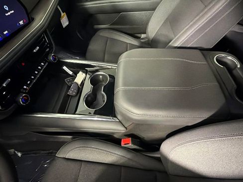 Certified 2025 Chevrolet Tahoe LS RWD image 21