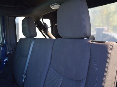 Used 2013 Jeep Wrangler Unlimited Sport image 15