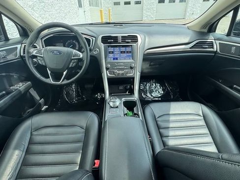 Used 2019 Ford Fusion SEL FWD image 11