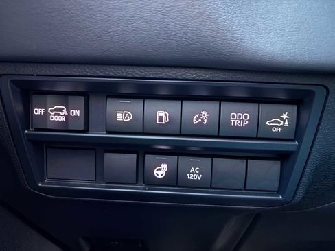 Used 2025 Toyota Sequoia Platinum image 35