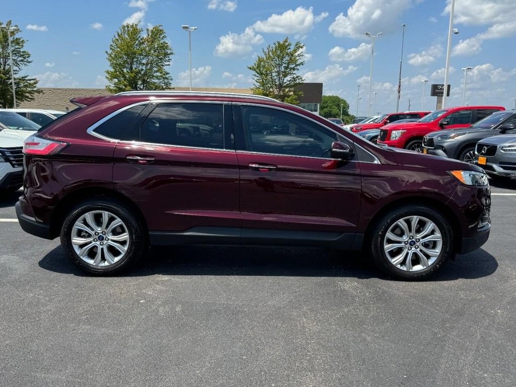 Used 2022 Ford Edge Titanium AWD/4WD image 2