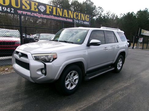 Used 2014 Toyota 4Runner SR5 image 2