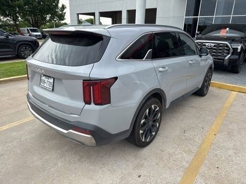 Used 2024 Kia Sorento SX FWD image 8