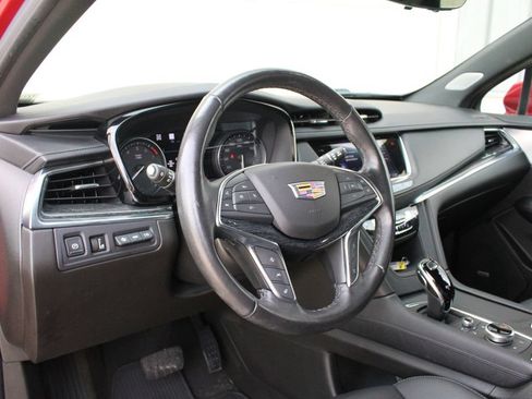 Used 2023 Cadillac XT5 Premium Luxury w/ Technology Package AWD/4WD image 2