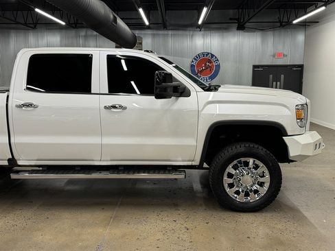 Used 2018 GMC Sierra 2500 Denali image 15