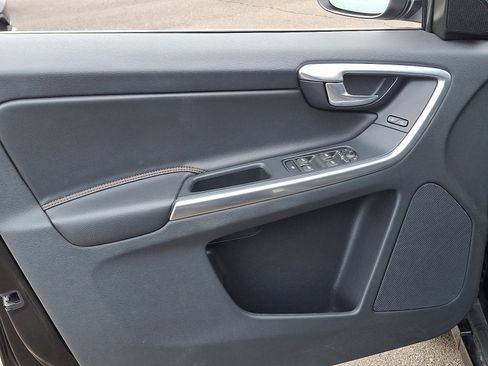 Used 2017 Volvo XC60 T6 Dynamic w/ Preferred Option Package image 12