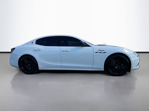 Used 2023 Maserati Ghibli Modena image 2