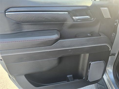 Used 2024 GMC Sierra 1500 AT4X image 13