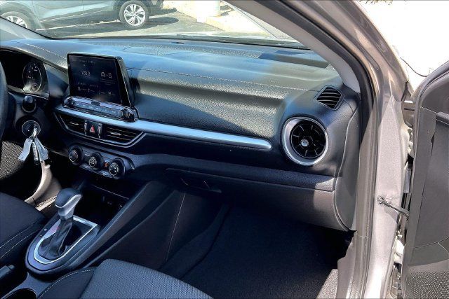 Used 2023 Kia Forte LXS FWD image 16