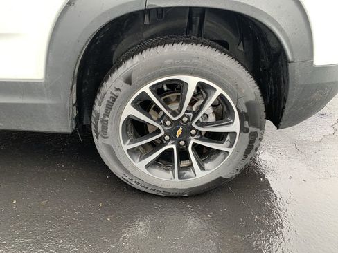 Used 2025 Chevrolet TrailBlazer LT AWD/4WD image 18