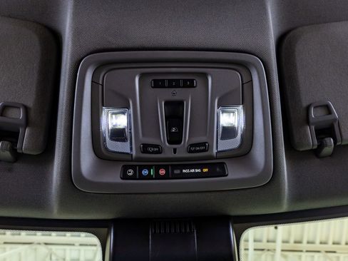 Used 2022 Chevrolet Silverado 1500 LTZ AWD/4WD image 28