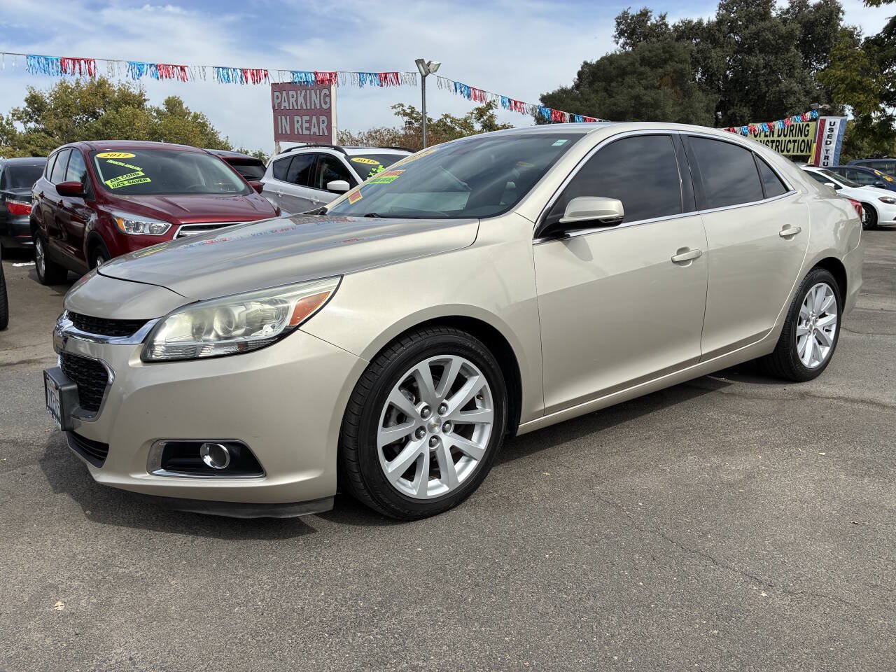 Used 2015 Chevrolet Malibu LT FWD image 1