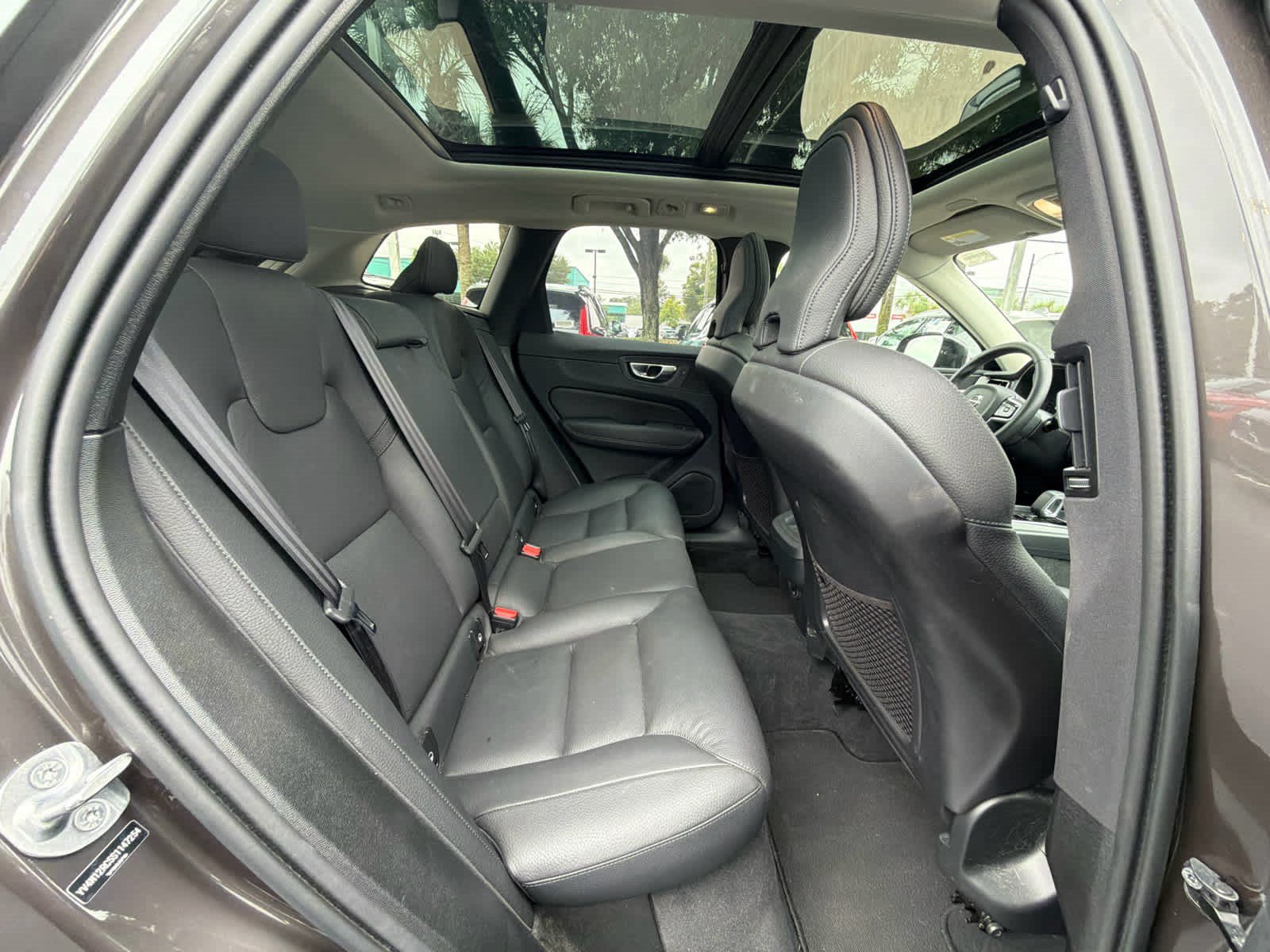 Certified 2025 Volvo XC60 B5 Plus AWD/4WD image 21