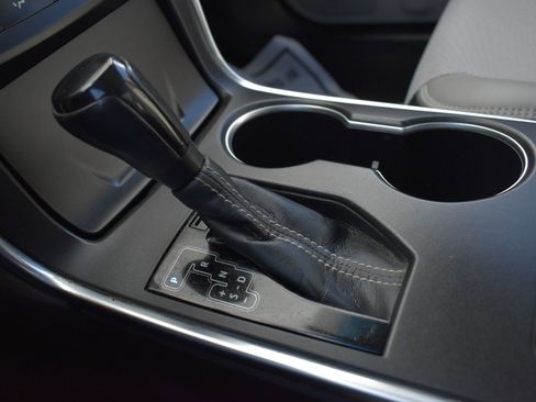 Used 2017 Toyota Camry SE image 29