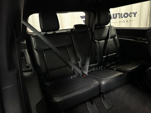 Used 2025 Ford Expedition Max Platinum w/ Stealth Performance Package AWD/4WD image 22