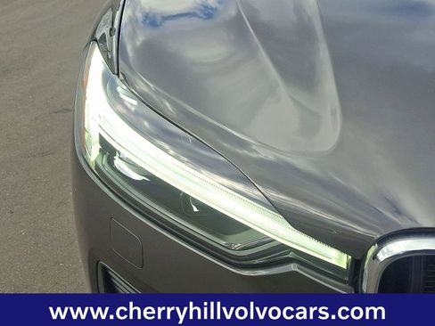 Certified 2022 Volvo XC60 B5 Momentum w/ Advanced Package image 10