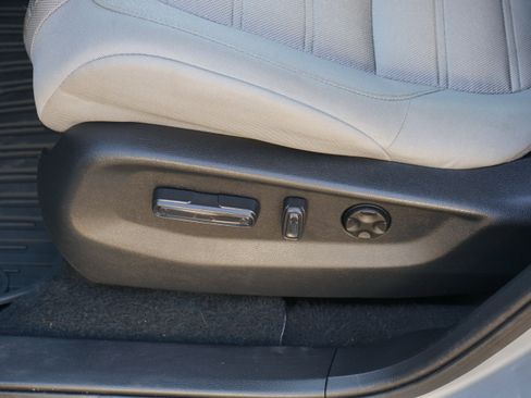 Used 2019 Honda CR-V EX image 18