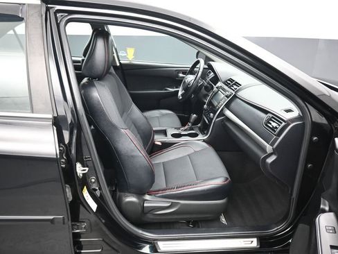 Used 2016 Toyota Camry SE w/ Protection Package (Q2) FWD image 40