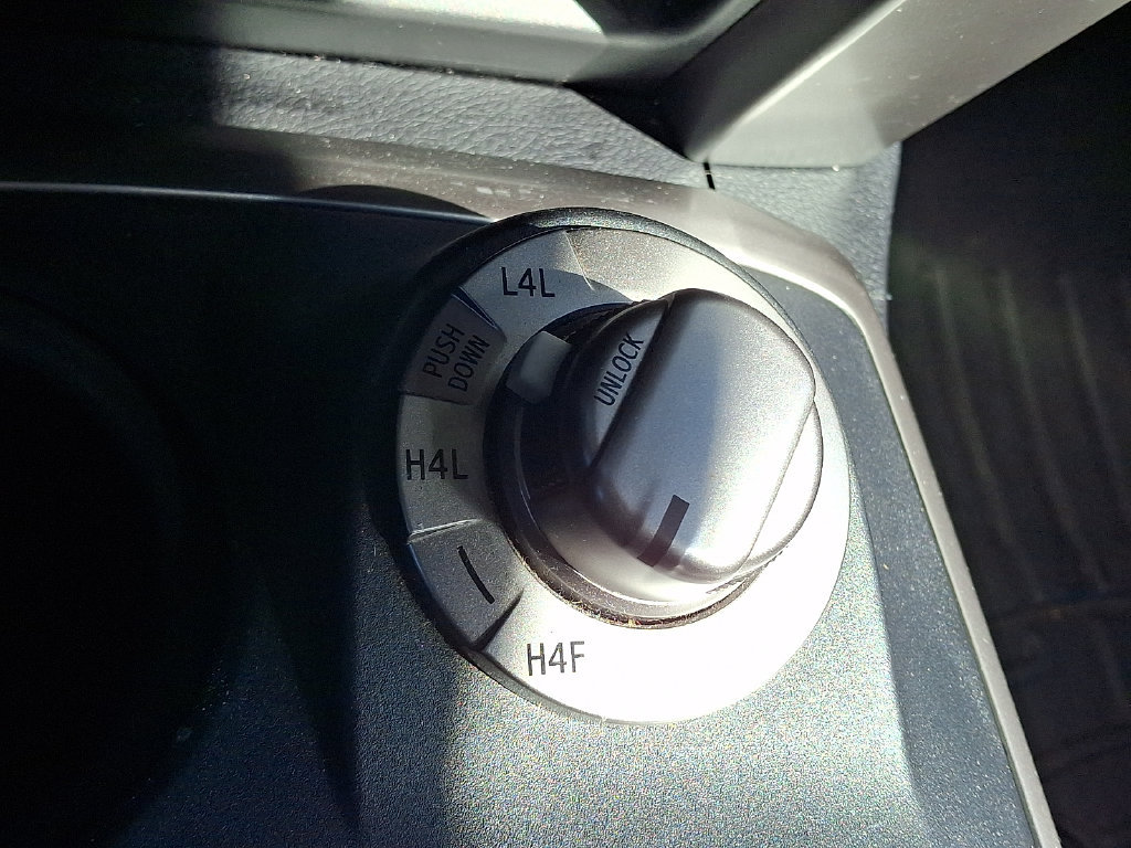 Used 2014 Toyota 4Runner Limited AWD/4WD image 28