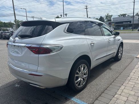 Used 2024 Buick Enclave Essence w/ Experience Buick Package FWD image 10