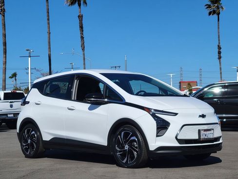 Used 2023 Chevrolet Bolt LT w/ Infotainment Package image 31