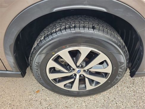 Used 2022 Subaru Outback Premium image 16