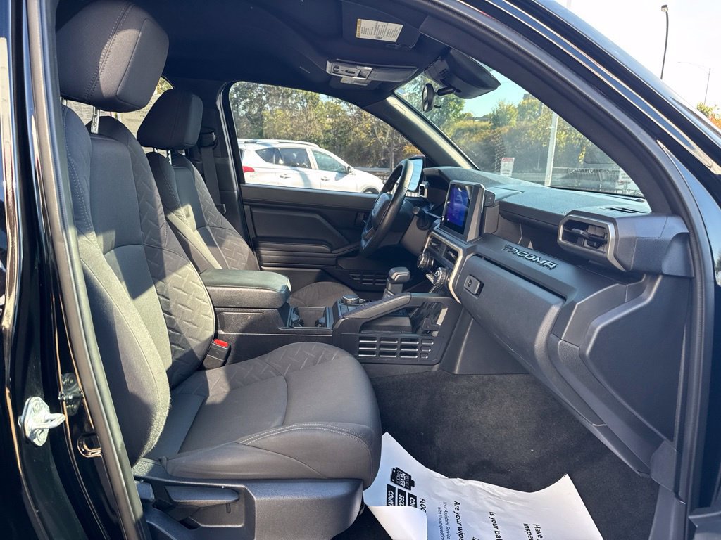 Certified 2024 Toyota Tacoma SR AWD/4WD image 33